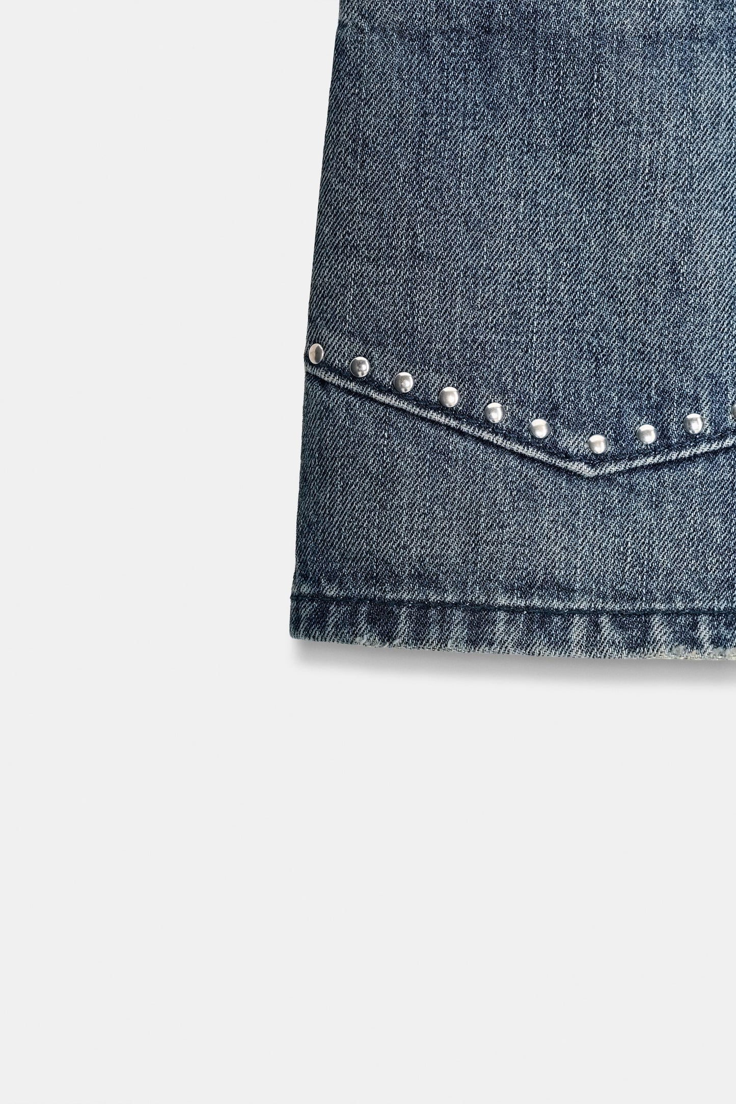 #192438, Bleu